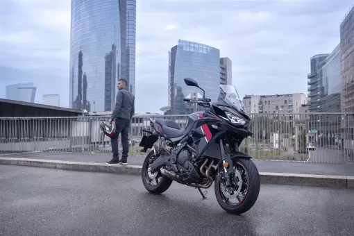 24my-versys-650-gy2-act-4.jpg