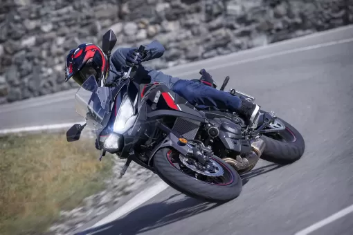 24my-versys-650-gy2-act-2.jpg
