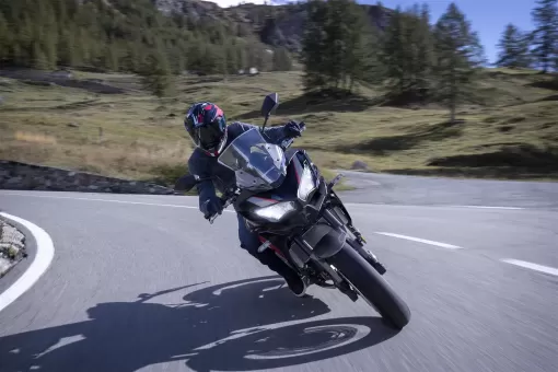 24my-versys-650-gy2-act-1.jpg
